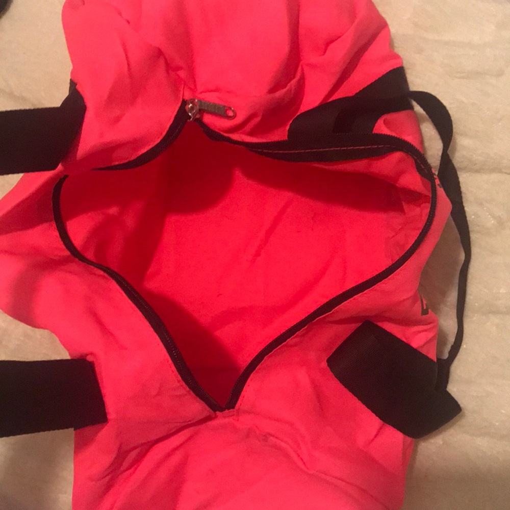 💕Pink Duffle Bag💕 - Picture 4 of 4
